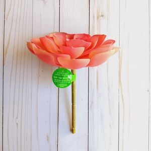 Ashland Floral Decor